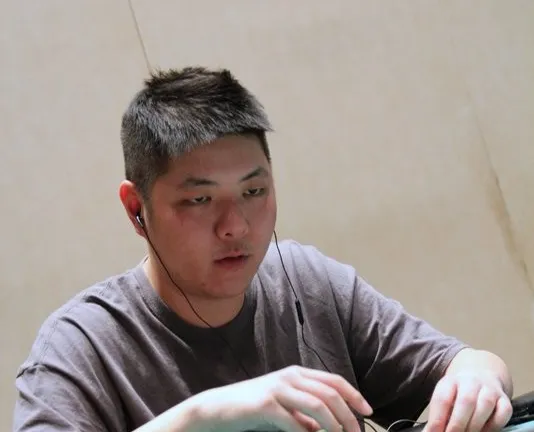 Andy Hwang Playing Heads-Up Against Mike Anderson