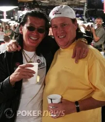 Gavin Smith with 11th place finisher Scotty Nguyen during Day 4 of the Main Event