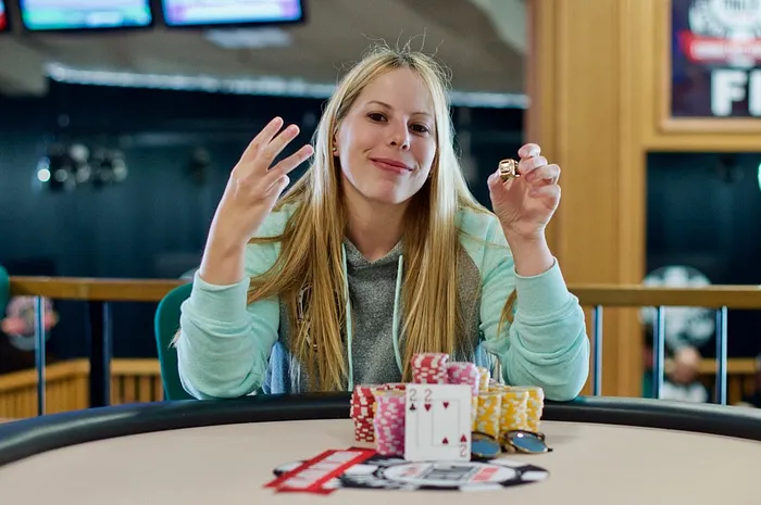 WSOPC Palm Beach : Loni Harwood s'offre une nouvelle bague 0001