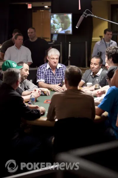 WSOP 2010 (Tournament Of Champions - Jour 1) : Ivey éliminé, Elky bien placé 105