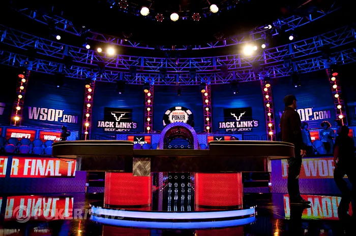 main event wsop 2011 table finale