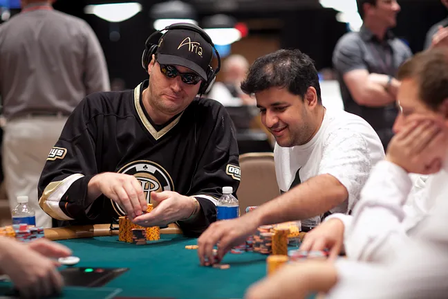 Phil Hellmuth and Owais Ahmed