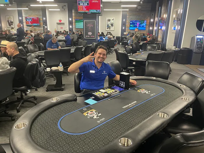 Texas Card House Dallas - Dealer