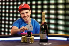 Dan Smith réalise-t-il la plus grosse année de l’histoire du poker ?