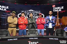 Los pilotos de Fórmula 1 con las celebrities, Antonio Esfandiari y Michael Phelps.