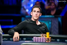 Daniel Colman allume Phil Hellmuth !