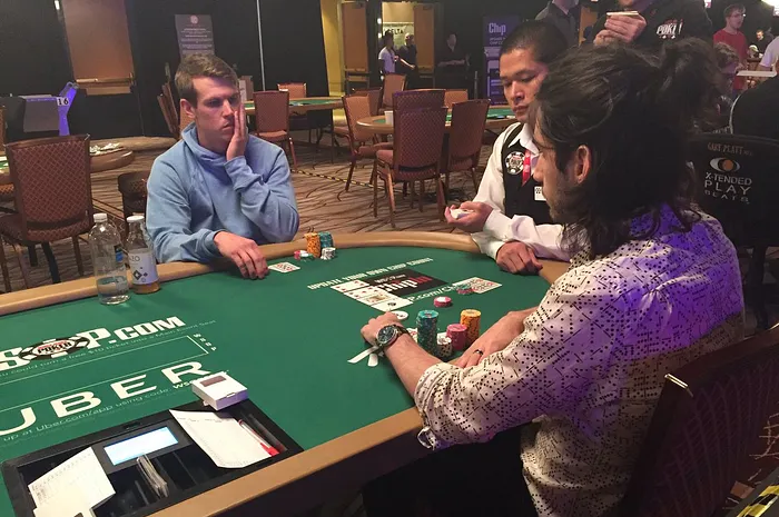 WSOP Head's Up Championship : Alex Luneau et Olivier Busquet en demi-finale, Adrien Allain fait la bulle 0001