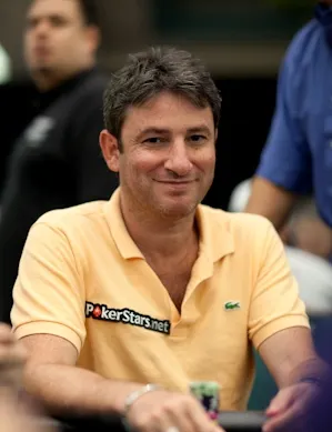 Alex Brenes, referente tico en las mesas de póquer 0001