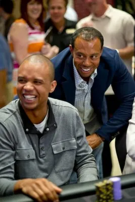 É mesmo o Tiger Woods do Poker! 107