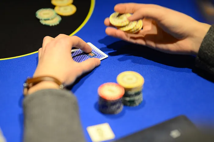 To Wait or Decloak? A Discussion About Slow Playing