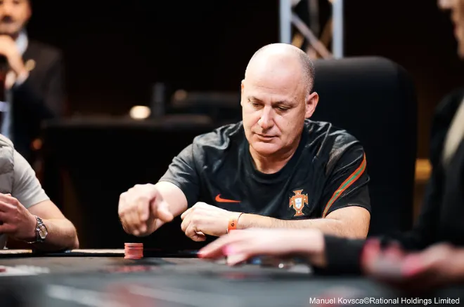 Manuel Neiva a jogar poker