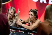 Fã de poker, brasileira brilha e conquista cinturão peso-palha do UFC em Las Vegas