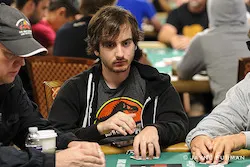 Akkari e Scotty Nguyen Last 20 no HORSE; Fitoussi Lidera o k Dealers Choice 104