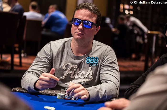 O November Niner mais Famoso do Brasil está na Mesa Final do AUD$2,200 Six-Max das WSOP-APAC 0001