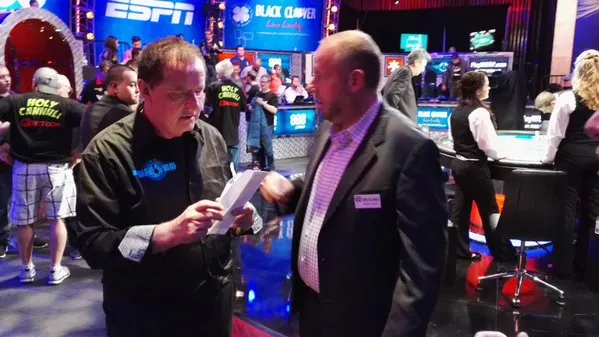 Le Main Event en pause après la sortie de Pierre Neuville (7e), Joe McKeehen avec 50% des... 101