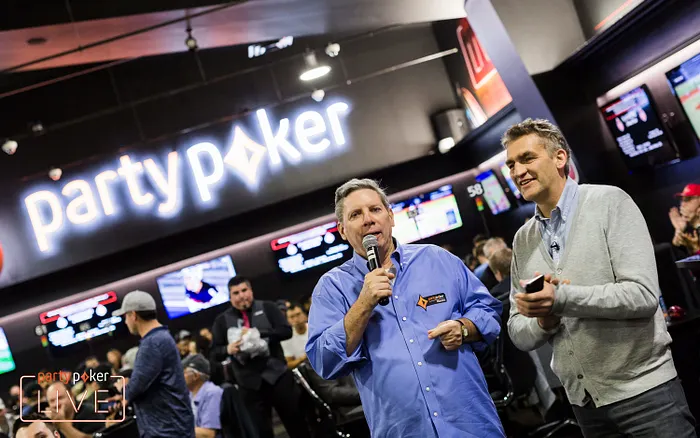 Mike Sexton (L) and John Duthie