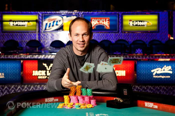 WSOP Week in Photos: Phil Ivey Gets Close (Twice), Phil Hellmuth Gets Twelve 104