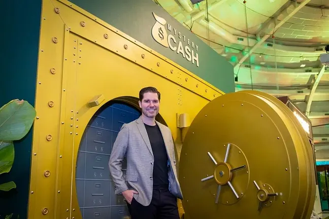 Caio Brites no cofre do Mystery Cash