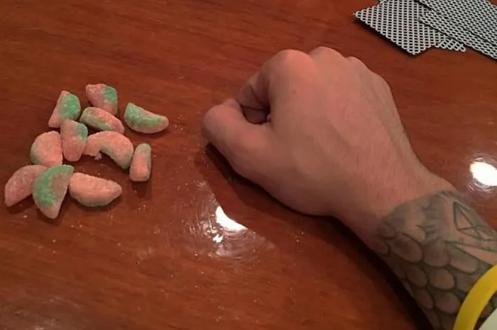 Quand Justin Bieber joue au poker, c'est un peu la dèche 0001