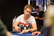 Stratégie Poker : Affronter un joueur hyper agressif