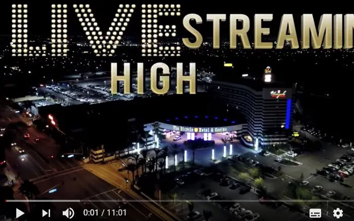 [VIDEO] Live At The Bike : Trois coups de folie à Los Angeles 0001