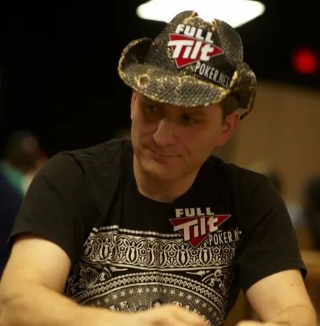 The Nightly Turbo: PokerStars Signs Argentinian Soccer Star, a Poker Cruise, and More 0001