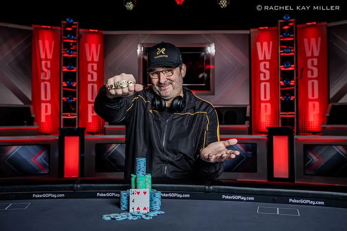 Phil Hellmuth with his record 17th WSOP bracelet.