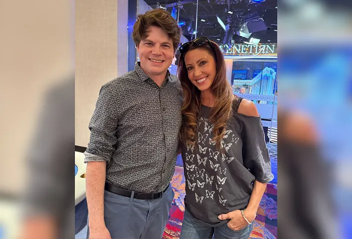 PokerNews' Connor Richards and actress Shannon Elizabeth