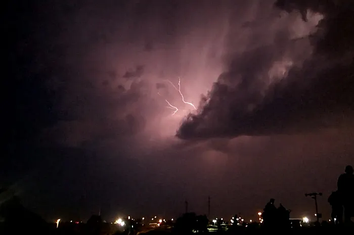 Esta noche pueden saltar chispas en el ESCOOP 0001