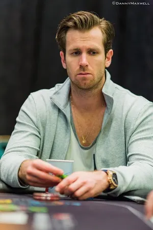 GPI: Negreanu Ultrapassa Schemion no GPI 300; Selbst em Segundo; No Top 10 Brasileiro... 102