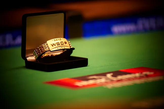A bracelete do Event No. 35 poderá ser entregue hoje ou amanha dependendo da decisão dos jogadores.