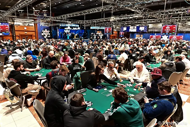 full poker room