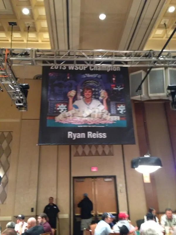 Brèves WSOP 2014 : une frayeur, une coquille, un hero call de Kitai 101