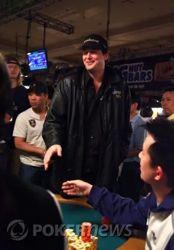 WSOP 2009 Live - Day 4 du Main Event : Ludovic Lacay second, il reste 13 Français en course 102