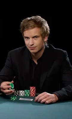Viktor "Isildur1" Blom Discusses High-Stakes Cash Games at Full Tilt Poker 101
