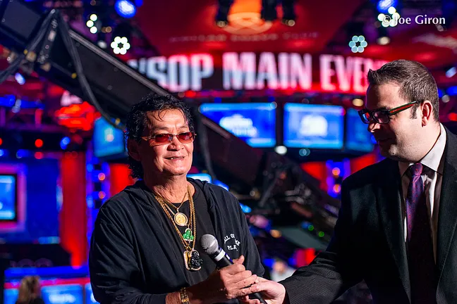 "Shuffle Up & Deal, Baby!" 1998 Champion Scotty Nguyen opens Day 2c
