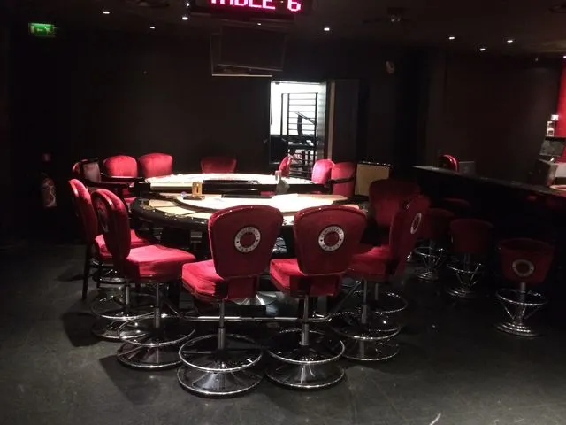 Cercle Cadet : tout doit disparaître ! 102