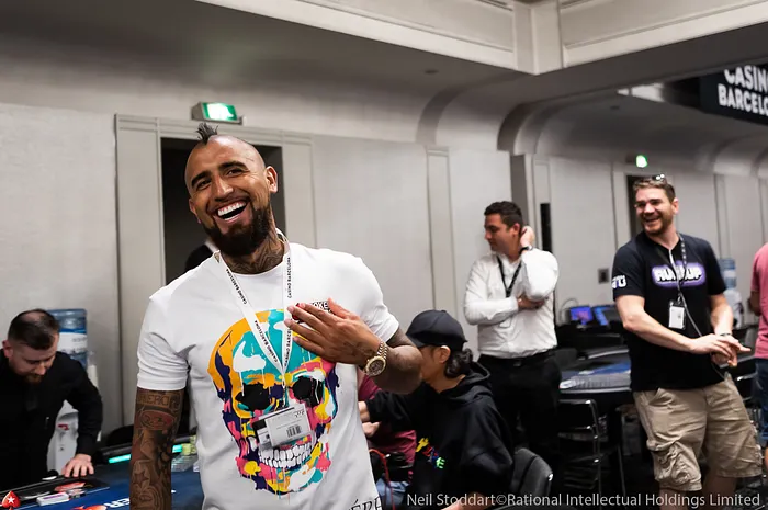 FC Barcelona teammates Gerard Piqué and Arturo Vidal made the EPT Barcelona €25k high roller final table.