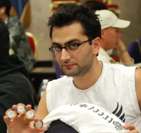 LAPC Main Event Day 2: Esfandiari, Farkye Head Pack 0001