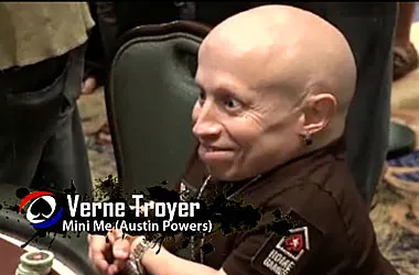 Poker Charité : "Mini Moi" (Verne Troyer) au PCA 2011