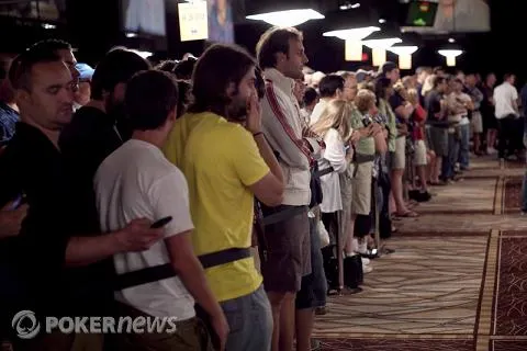 Main Event WSOP 2010, Jour 4 : Tony Dunst Chipleader, Galfond et Jorgensen dans le Top 10 105