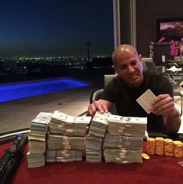 Brèves Poker : la maison de Negreanu, le Ice Bucket Challenge de Galfond, Blom vs. Hansen 102