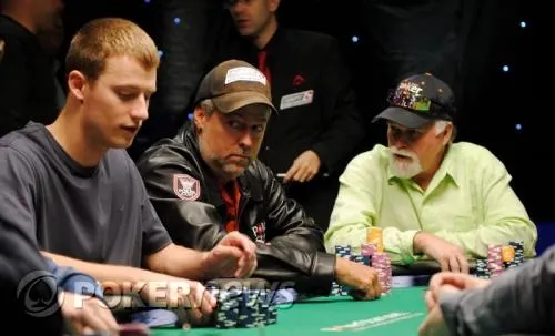 PokerStars.net NAPT Mohegan Sun Day 4: Mike Beasley Leads Stacked Final Table 0001