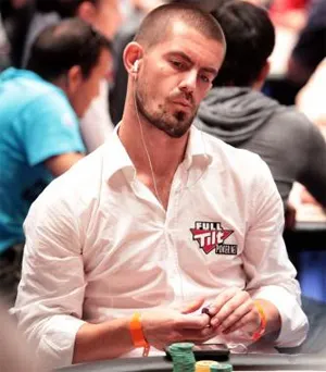 EPT Kiev: Viktor Ivanov Liderou o Dia 1b 0001