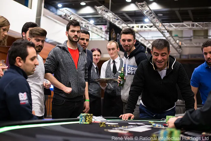 Hossein Ensan sur le podium