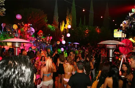 Absolute Poker Vai Levar 12 Jogadores à Playboy Mansion 108