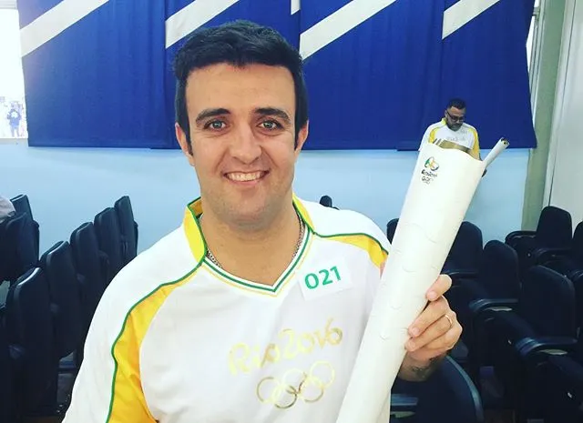 RIO 2016 : André Akkari porte la flamme olympique 0001