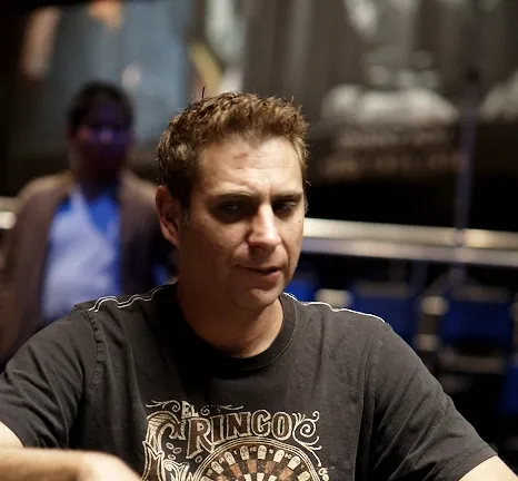 Mike Wattel in final table action