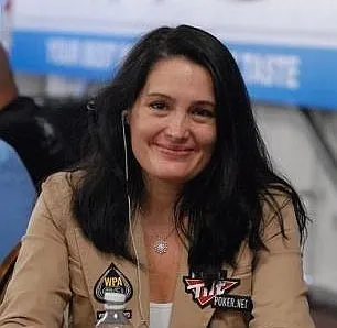 Top 10 PokerNews: Les joueurs de poker les plus 'fashion' 109