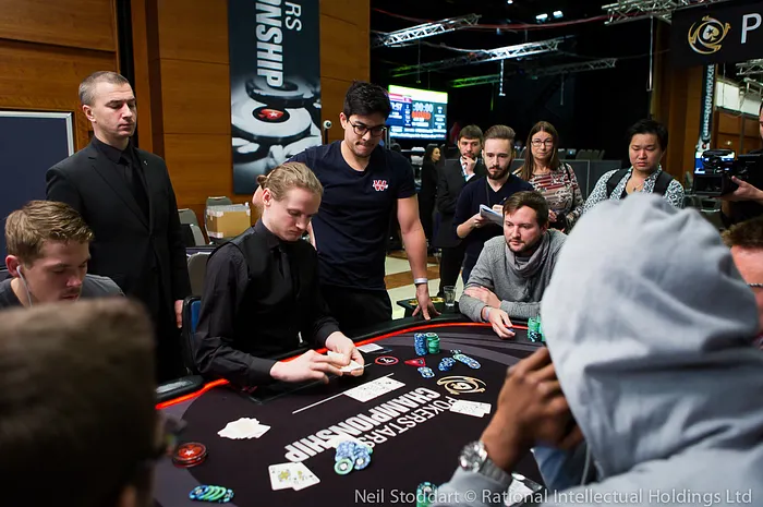 Dans La Tête D'un Pro : Pierre Calamusa à la conquête de Prague (épisode 3) 0001